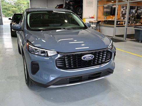 Used 2023 Ford Escape Active w/ Tech Pack #2 image 3