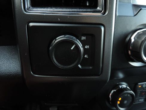 Used 2019 Ford F150 XLT w/ Equipment Group 302A Luxury AWD/4WD image 25