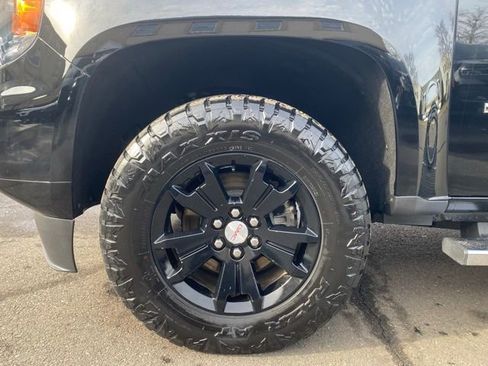 Used 2022 GMC Canyon Denali image 18