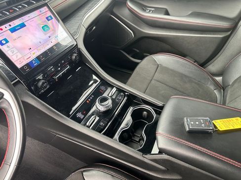 Used 2022 Jeep Grand Cherokee Trailhawk w/ Luxury Tech Group III image 18