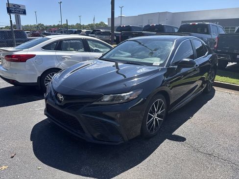 Used 2021 Toyota Camry SE FWD image 8