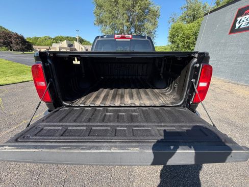 Used 2018 Chevrolet Colorado Z71 w/ Z71 Midnight Edition AWD/4WD image 15