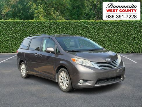 Used 2011 Toyota Sienna Limited w/ Premium Pkg FWD image 1