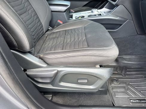 Used 2021 Ford Explorer XLT RWD image 11