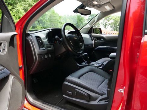 Used 2015 Chevrolet Colorado Z71 AWD/4WD image 10