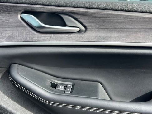 Used 2024 Jeep Grand Cherokee L Limited w/ Luxury Tech Group II image 13