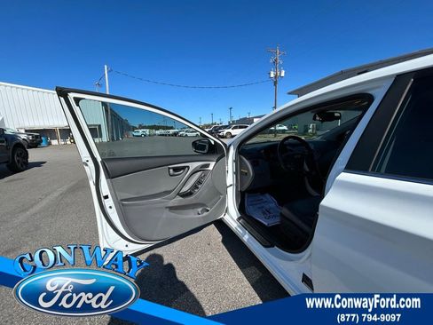 Used 2016 Hyundai Elantra Limited image 25