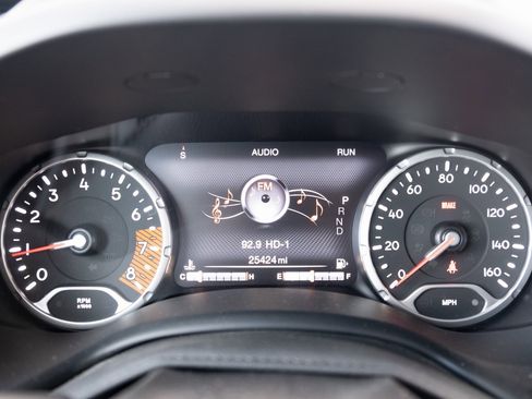 Used 2023 Jeep Renegade Limited image 8