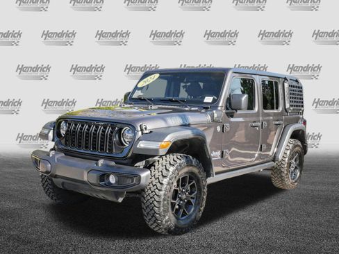 Used 2024 Jeep Wrangler Unlimited AWD/4WD image 5