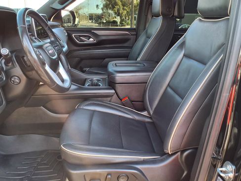Used 2021 GMC Yukon SLT w/ Rear Media and Nav Package image 14
