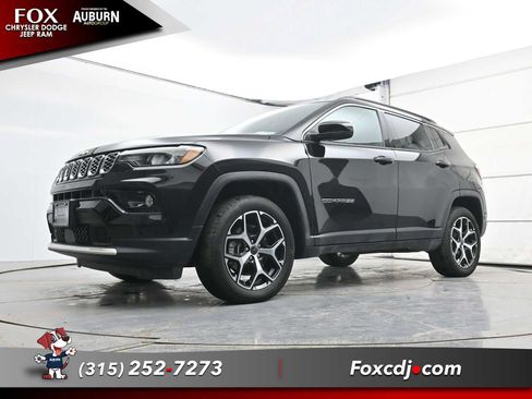 Used 2025 Jeep Compass Limited image 18