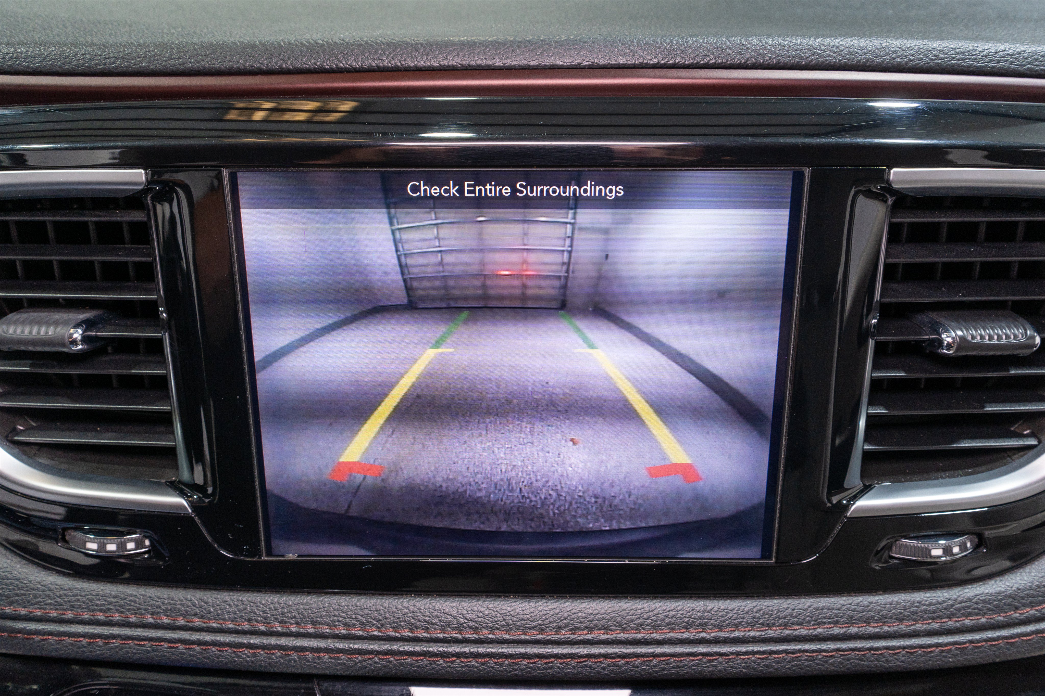 Used 2019 Chrysler Pacifica Limited w/ Tire & Wheel Group FWD image 21