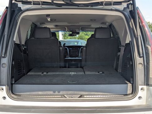 Used 2017 Cadillac Escalade Luxury image 34