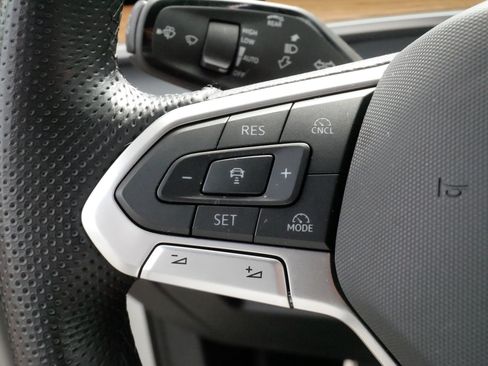 Certified 2025 Volkswagen Tiguan SEL R-Line AWD/4WD image 26