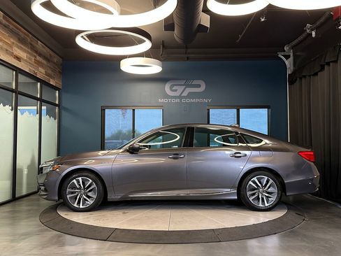Used 2019 Honda Accord EX image 6