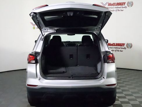Used 2022 Chevrolet Equinox LS w/ LS Convenience Package FWD image 12