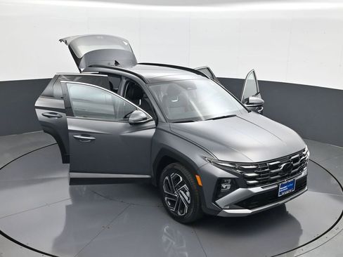 Certified 2025 Hyundai Tucson Limited image 29