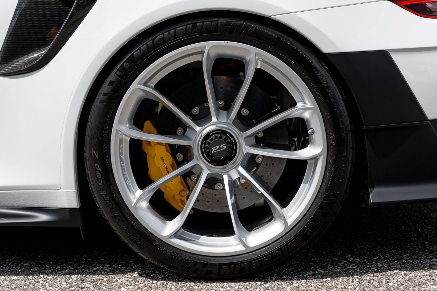 Used 2018 Porsche 911 GT2 RS w/ Weissach Package RWD image 31