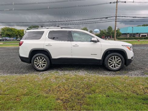 Used 2017 GMC Acadia SLE w/ Driver Alert Package I AWD/4WD image 4