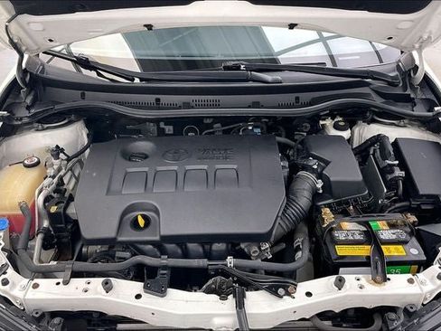 Used 2018 Toyota Corolla iM w/ All-Weather Mat Package FWD image 28
