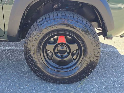 Certified 2021 Toyota Tacoma TRD Off-Road w/ TRD Premium Off Road Package AWD/4WD image 9