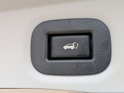 Used 2020 Nissan Rogue SL w/ Premium Package image 14