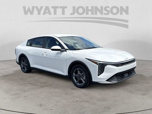 Used 2025 Kia K4 FWD image 7