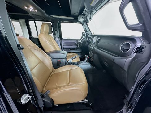 Used 2021 Jeep Wrangler Sahara w/ Cold Weather Group image 30