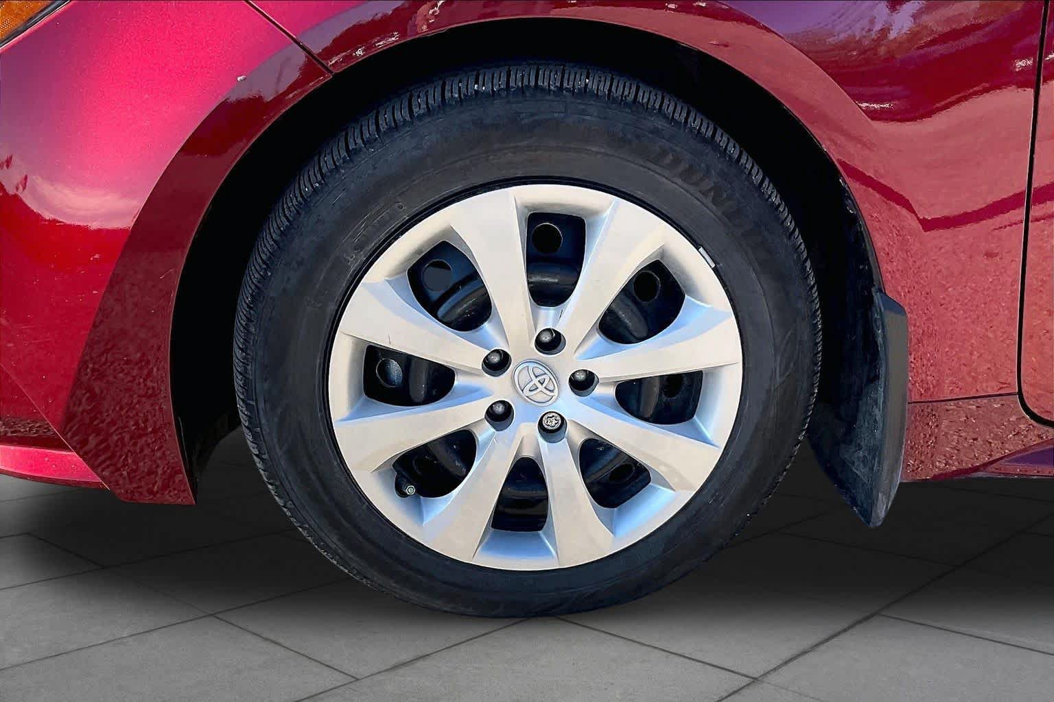 Used 2026 Toyota Corolla LE FWD image 11
