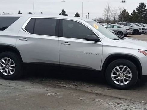 Used 2019 Chevrolet Traverse LS image 4