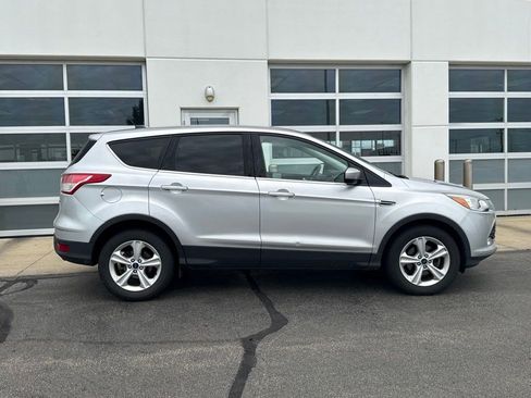 Used 2016 Ford Escape SE FWD image 3