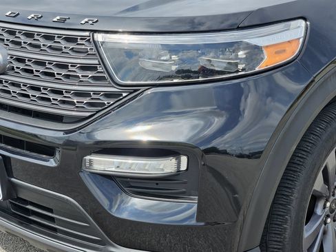Used 2022 Ford Explorer XLT w/ Equipment Group 202A RWD image 5