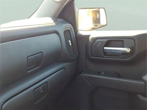 Used 2020 Chevrolet Silverado 1500 Custom w/ Custom Value Package image 14