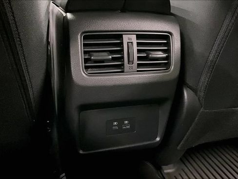 Used 2023 Nissan Rogue SV AWD/4WD image 28
