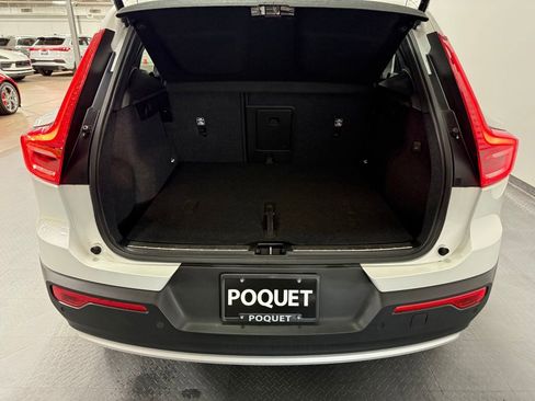 Used 2024 Volvo XC40 B5 Plus AWD/4WD image 18