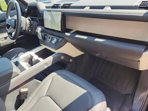 New 2025 Land Rover Defender 110 S image 25