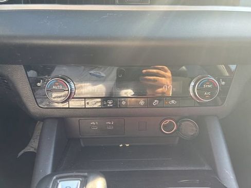 Used 2025 Mitsubishi Outlander SE FWD image 6