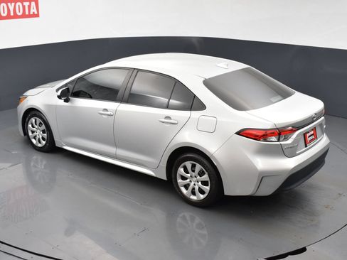 Used 2024 Toyota Corolla LE FWD image 18