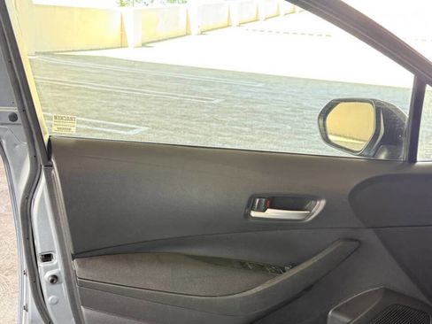 Used 2021 Toyota Corolla LE image 27