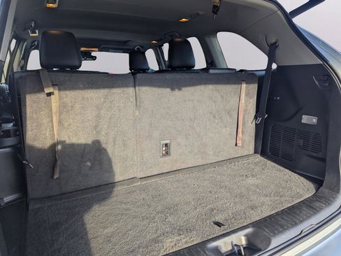 Used 2019 Toyota Highlander XLE image 9