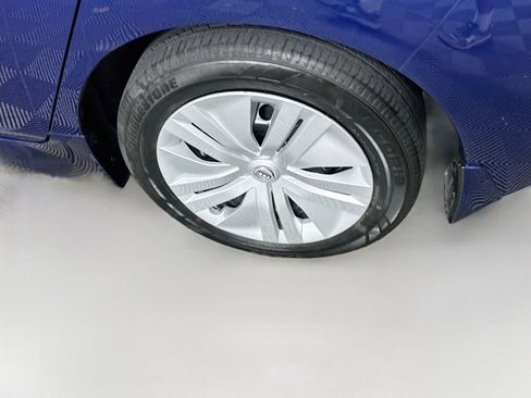 Used 2024 Nissan Leaf S FWD image 11