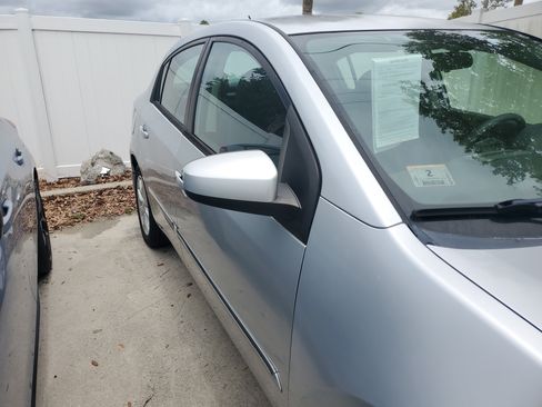 Used 2011 Nissan Sentra 2.0 SL w/ SL Special Value Pkg FWD image 3
