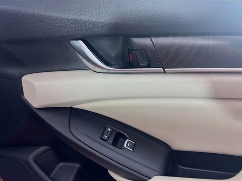 Used 2020 Honda Accord EX-L image 31