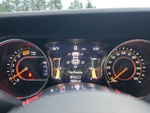 Used 2020 Jeep Wrangler Unlimited Sahara image 17