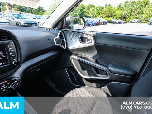 Used 2025 Kia Soul LX w/ LX Technology Package FWD image 42