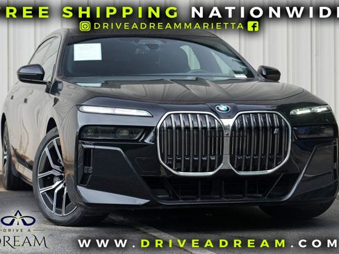Used 2023 BMW i7 xDrive60 w/ Executive Package 2 AWD/4WD image 2