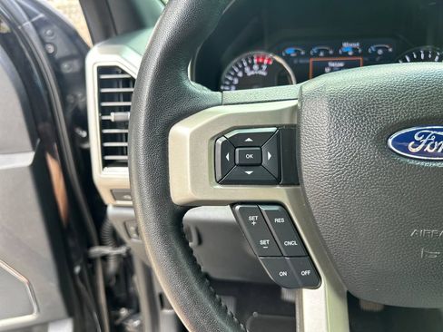 Used 2022 Ford F250 Lariat w/ Black Appearance Package AWD/4WD image 18