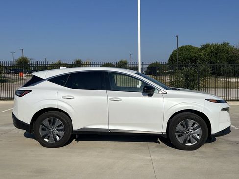 Used 2025 Nissan Murano SL AWD/4WD image 3