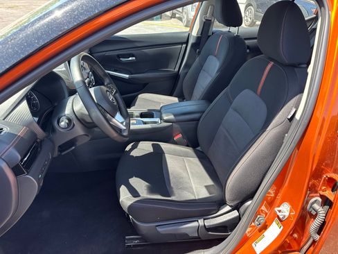 Used 2025 Nissan Sentra SR FWD image 9