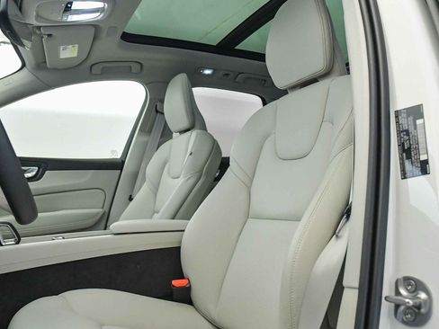 Certified 2025 Volvo XC60 T8 Plus w/ Protection Package Premier image 19